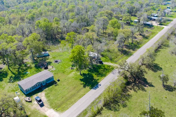 $60,000 | 329 County Road 472, Sweeny, TX 77480