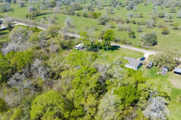 $60,000 | 329 County Road 472, Sweeny, TX 77480