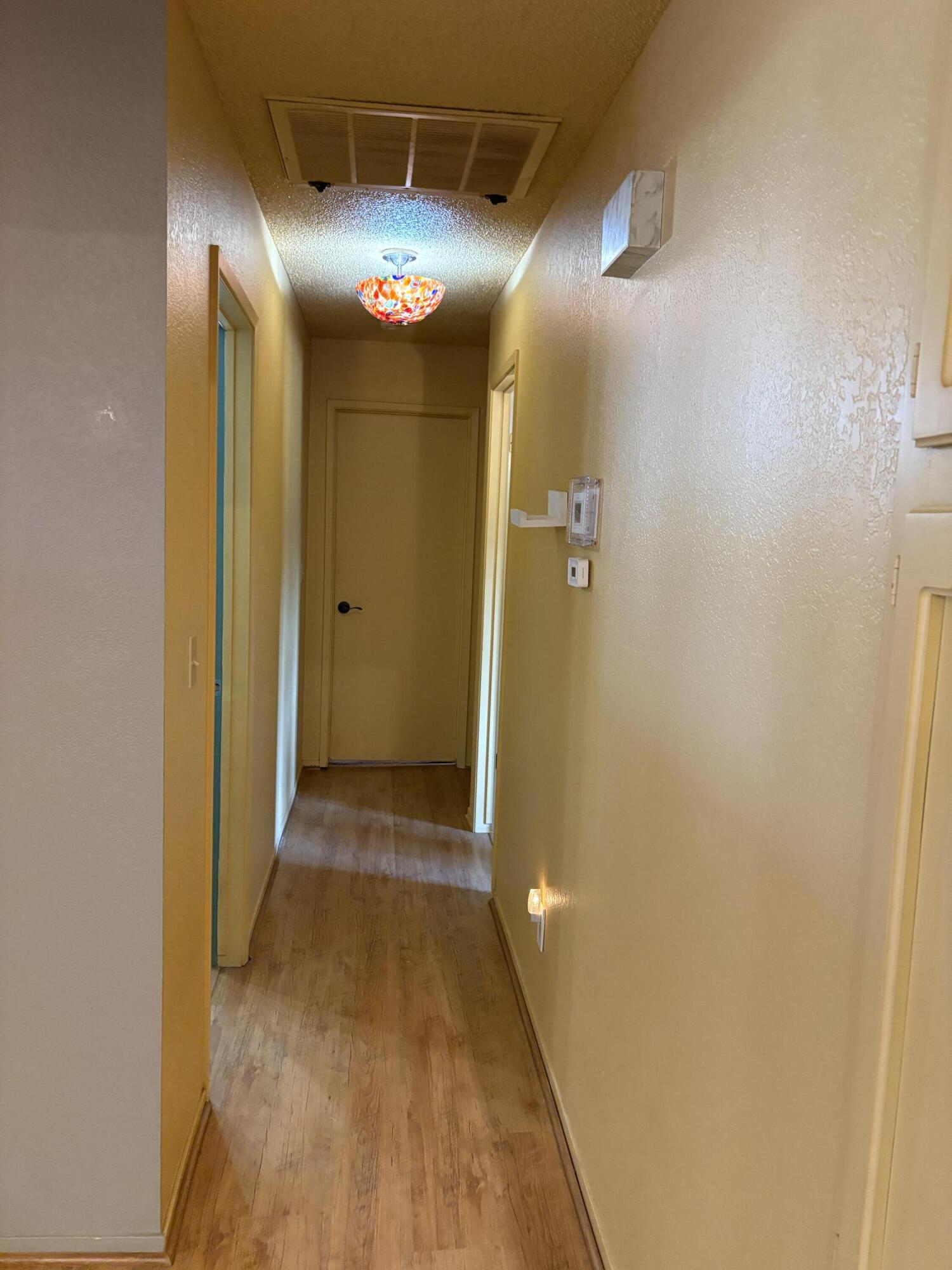 808 Vine Street Exeter, CA 93221 - Photo 11 of 27 Hallway