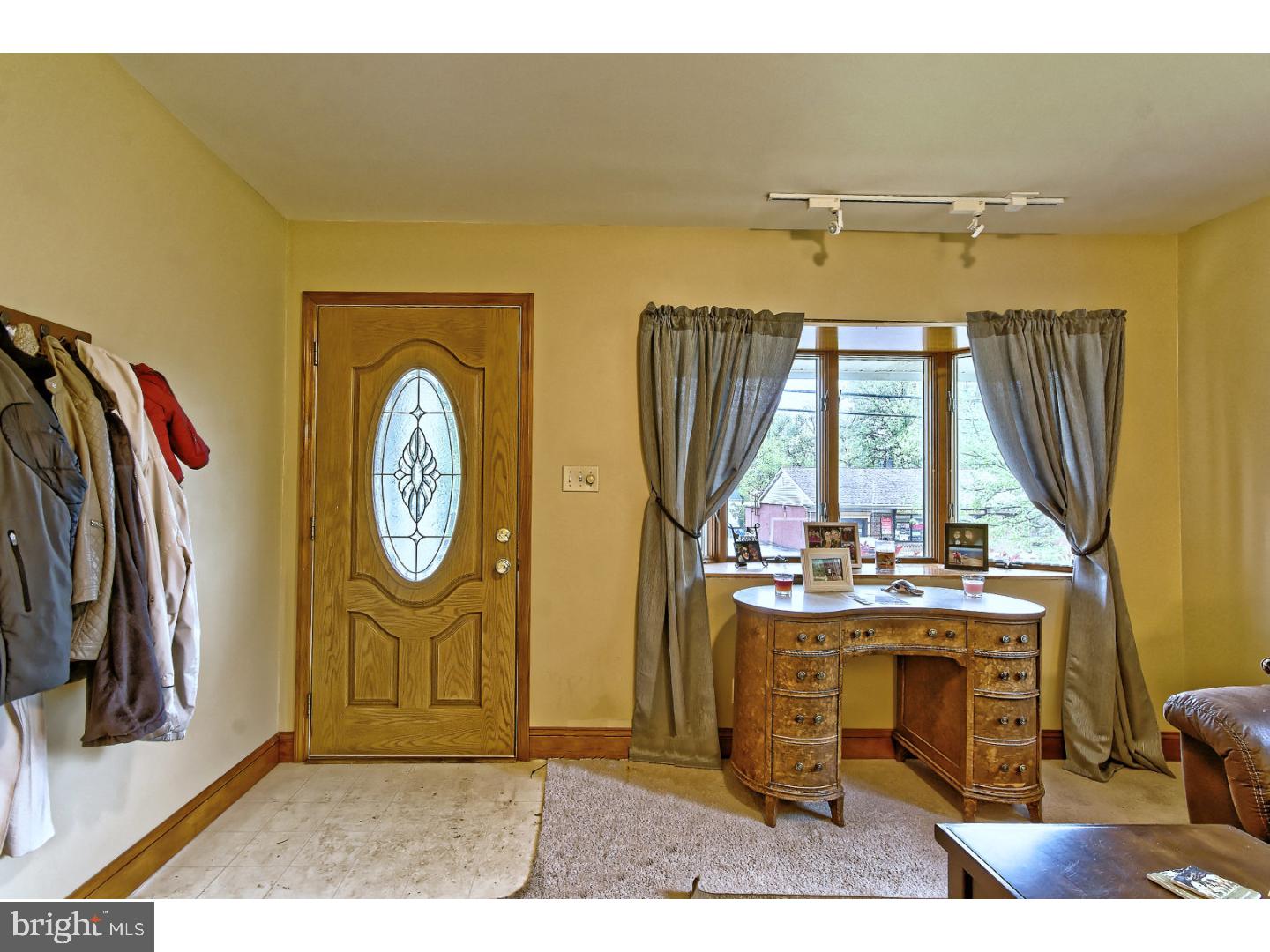 128 East Mill Road Maple Shade, NJ 08052 - Photo 3 of 24