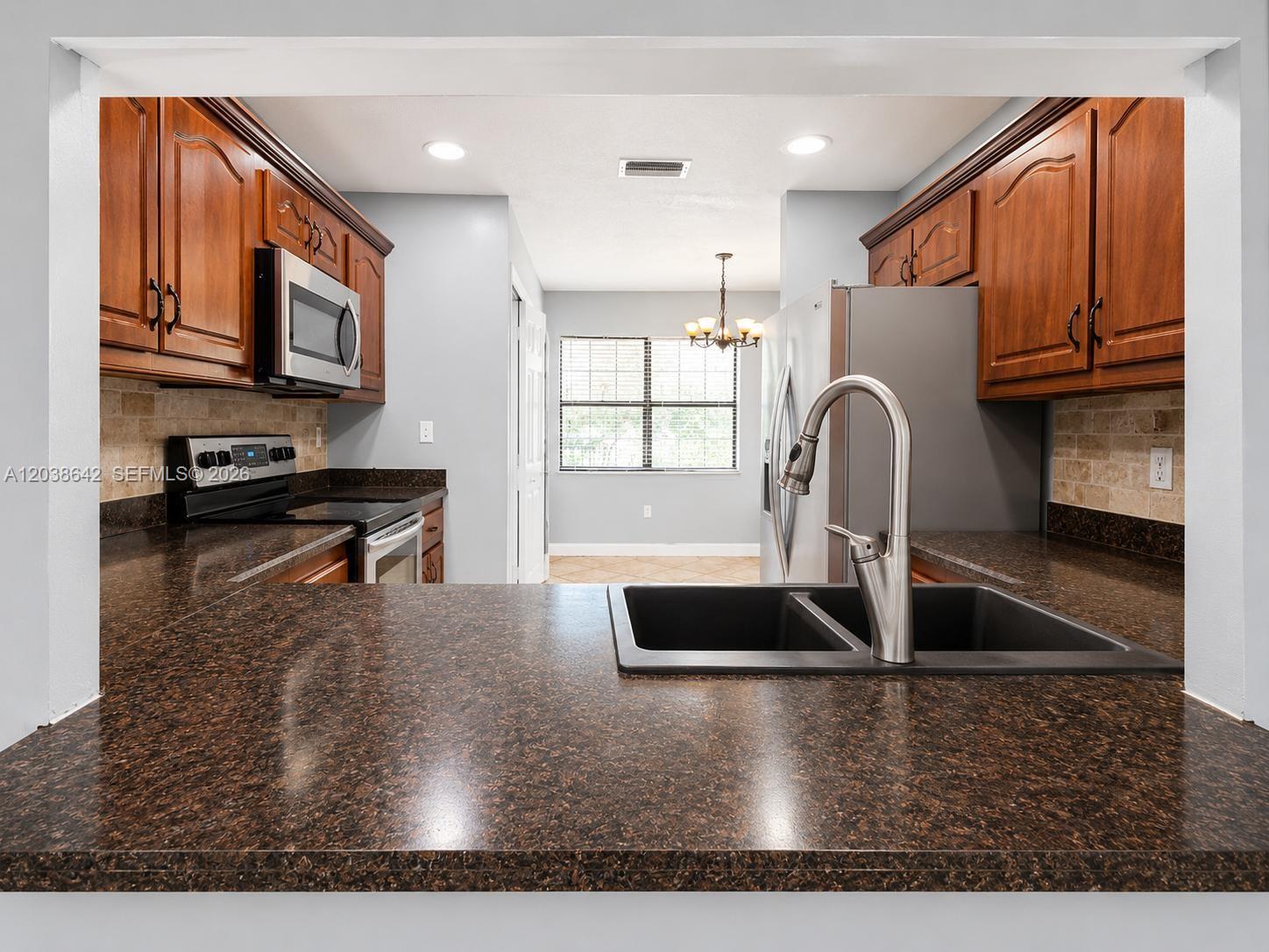 5476 Gate Lake Road, Unit 5476 Tamarac, FL 33319 - Photo 5 of 32