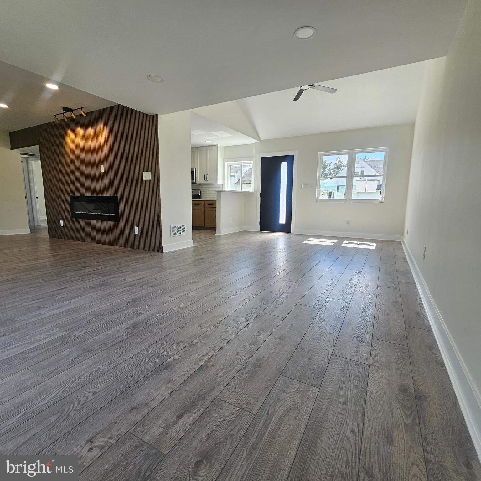 9215 Andover Road Philadelphia, PA 19114 - Photo 11 of 28