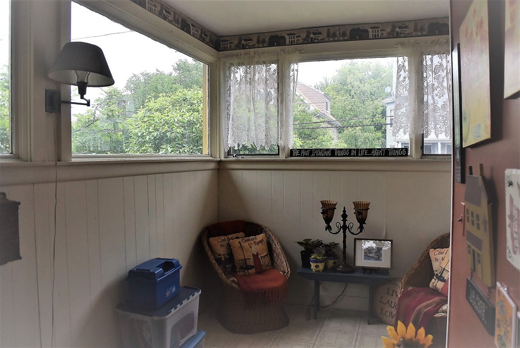 11 Linden Road Melrose, MA 02176 - Photo 4 of 23 Gallery Image 4