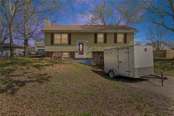 $177,000 | 1405 South Vine Street, Holden, MO 64040