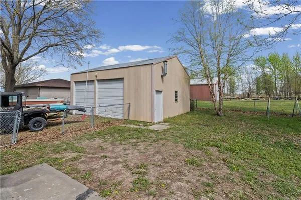 $177,000 | 1405 South Vine Street, Holden, MO 64040