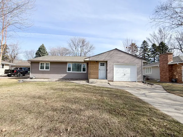 $299,500 | 410 Galena Street, Worthington, MN 56187
