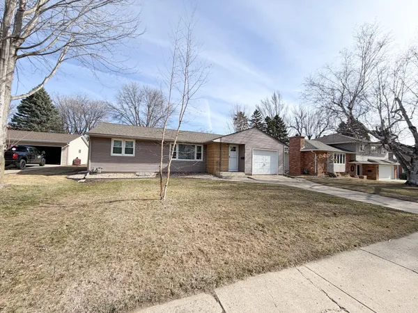 $299,500 | 410 Galena Street, Worthington, MN 56187