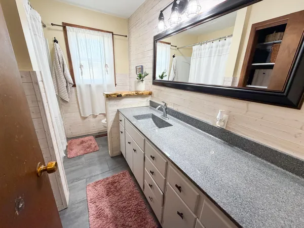 $299,500 | 410 Galena Street, Worthington, MN 56187
