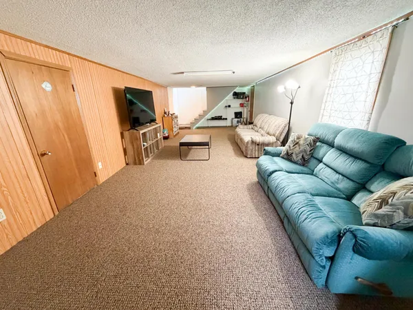 $299,500 | 410 Galena Street, Worthington, MN 56187