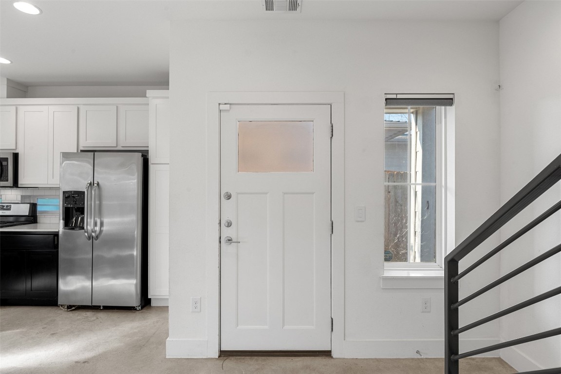 1003 Fiesta Street, Unit B Austin, TX 78702 - Photo 15 of 36