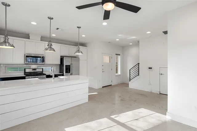 $2,600 | 1003 Fiesta Street, Unit B, Austin, TX 78702