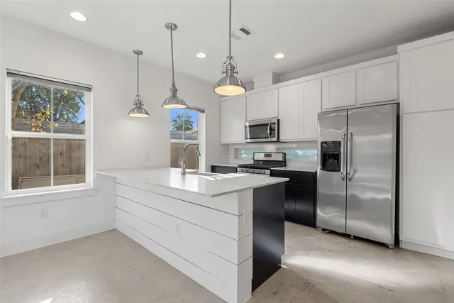 $2,600 | 1003 Fiesta Street, Unit B, Austin, TX 78702