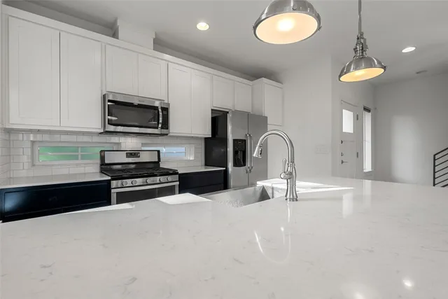 $2,600 | 1003 Fiesta Street, Unit B, Austin, TX 78702