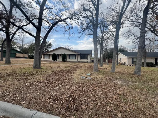 $3,250 | 410 Fairway Drive, Bryan, TX 77801