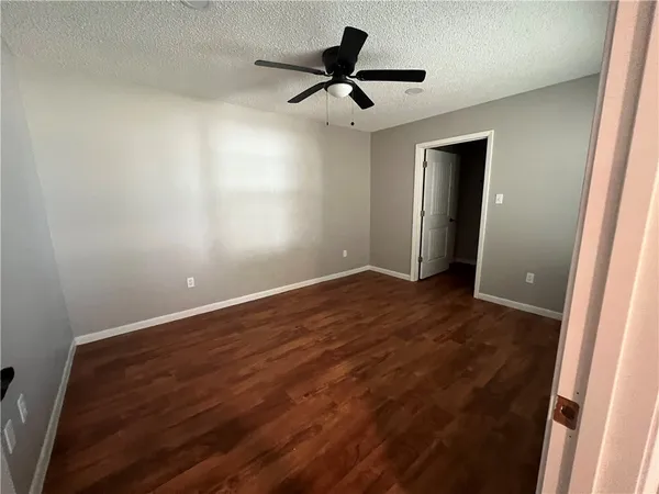 $3,250 | 410 Fairway Drive, Bryan, TX 77801