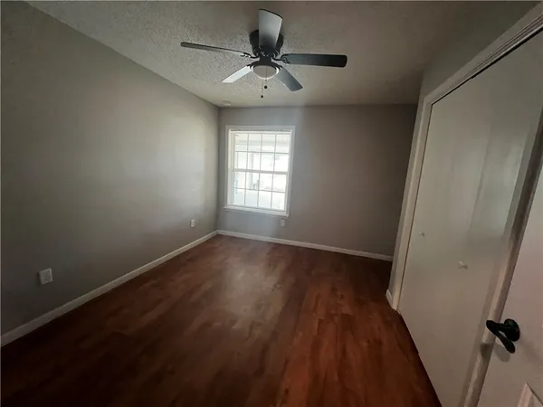 $3,250 | 410 Fairway Drive, Bryan, TX 77801