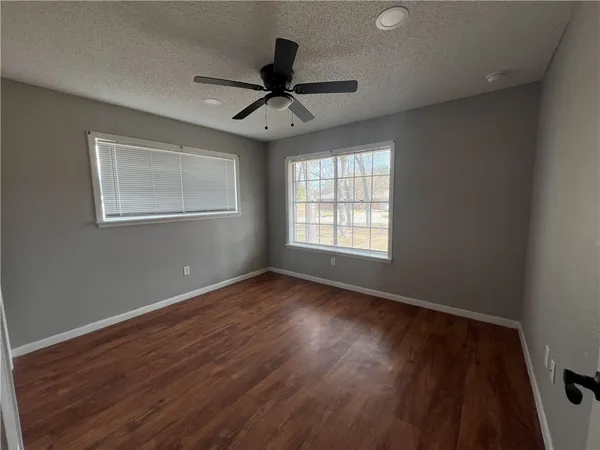 $3,250 | 410 Fairway Drive, Bryan, TX 77801