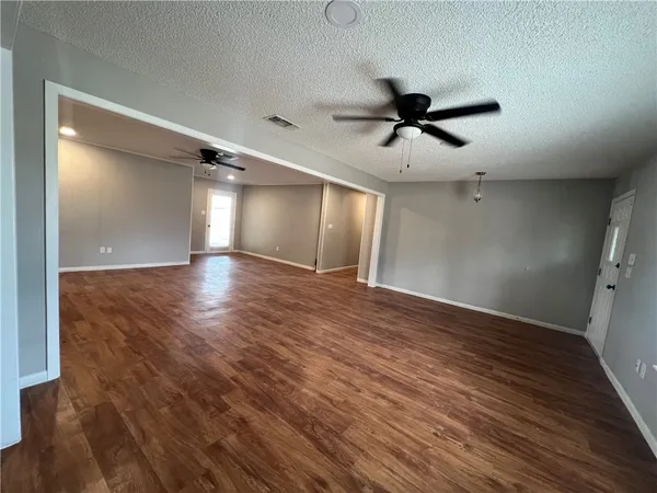 $3,250 | 410 Fairway Drive, Bryan, TX 77801