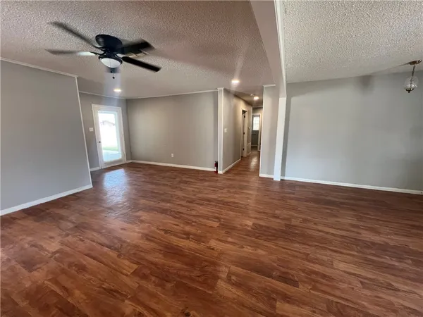 $3,250 | 410 Fairway Drive, Bryan, TX 77801