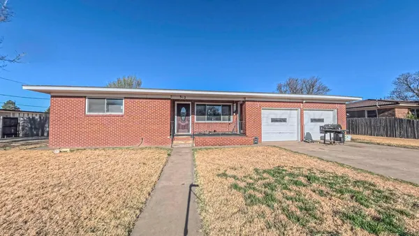 $215,000 | 312 Chase Avenue, Gruver, TX 79040