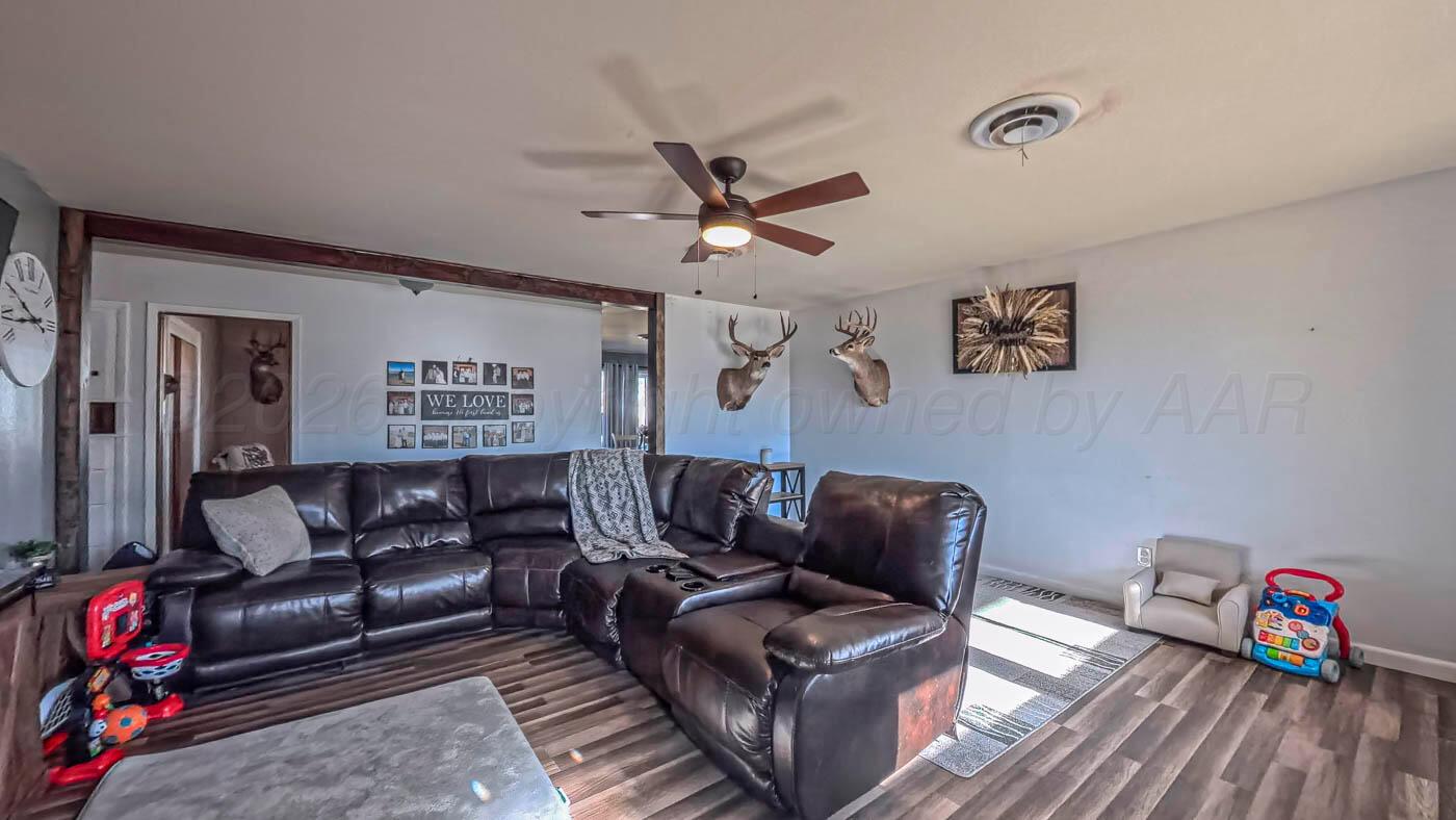 312 Chase Avenue Gruver, TX 79040 - Photo 5 of 23 img (5 of 23)