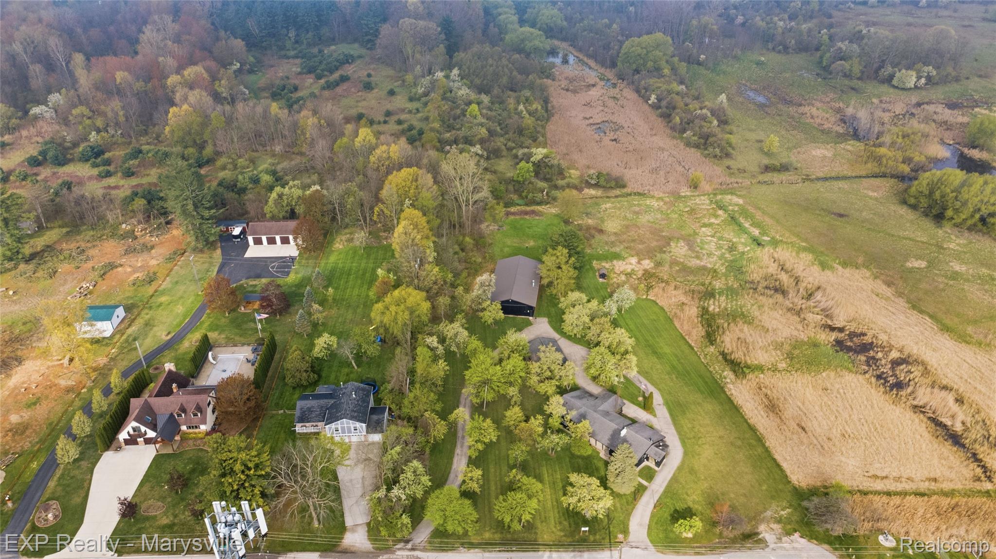 3345 Beach Road Port Huron, MI 48060 - Photo 73 of 89 Drone / aerial view