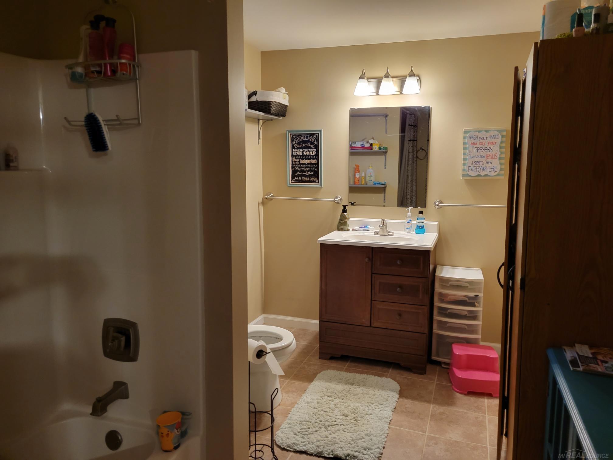 7348 Lakewood Road Lexington, MI 48450 - Photo 15 of 30 50086783-14.JPG
