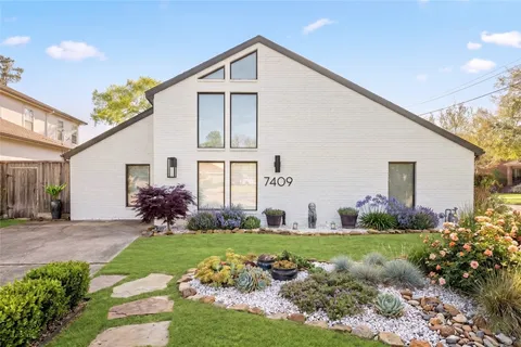 $765,000 | 7409 South Rice Avenue, Bellaire, TX 77401