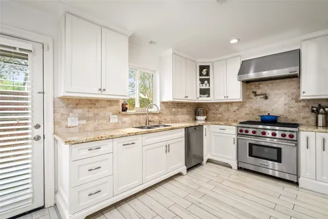 $765,000 | 7409 South Rice Avenue, Bellaire, TX 77401
