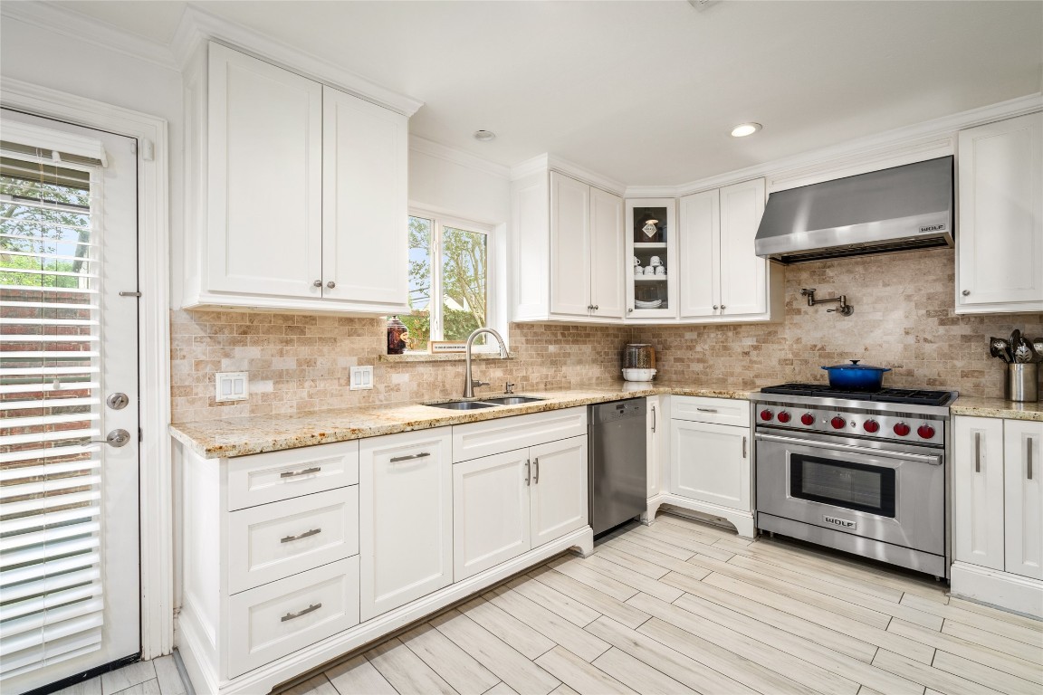 7409 South Rice Avenue Bellaire, TX 77401 - Photo 10 of 26