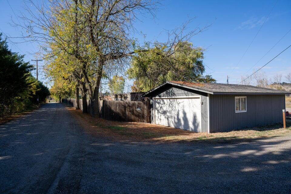 325 Cabbage Lane Phoenix, OR 97535 - Photo 30 of 35 025
