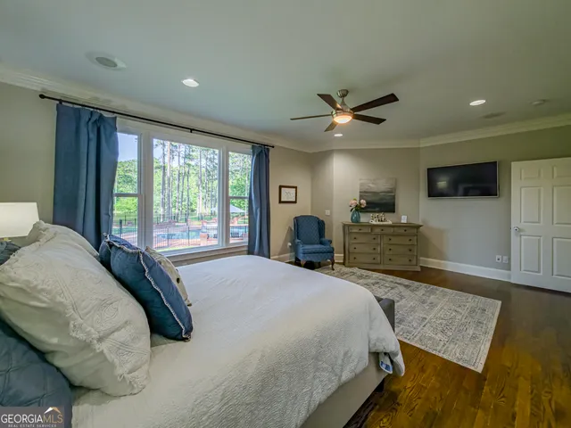 a view of a workspace with furniture