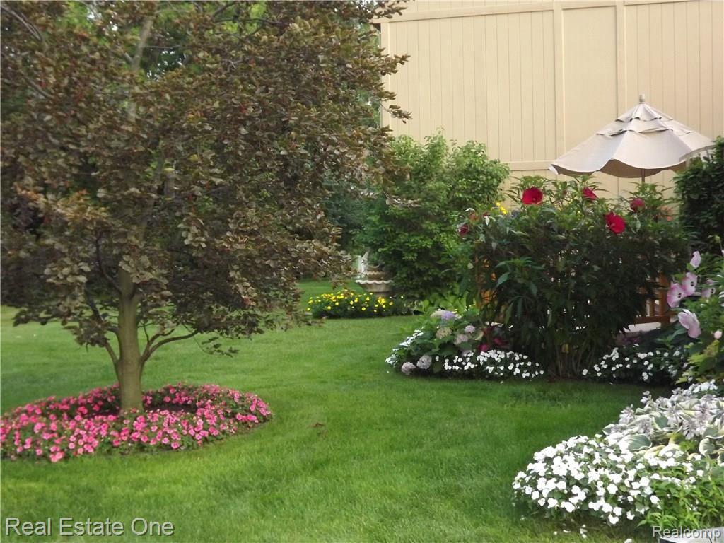 2379 Rochelle Park Drive Rochester Hills, MI 48309 - Photo 21 of 24