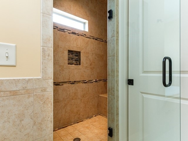 2709 Full Circle Raleigh, NC 27613 - Photo 21 of 30 Master Bathroom