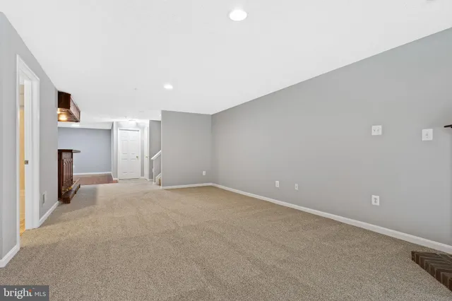 a view of empty room