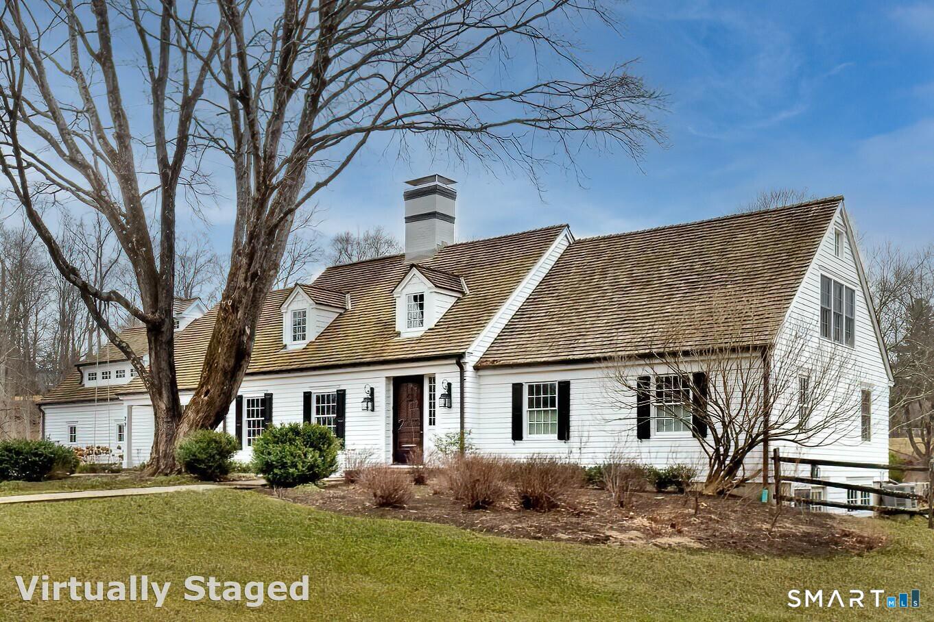 Beautiful Cape-style home in the heart of Ridgefield!