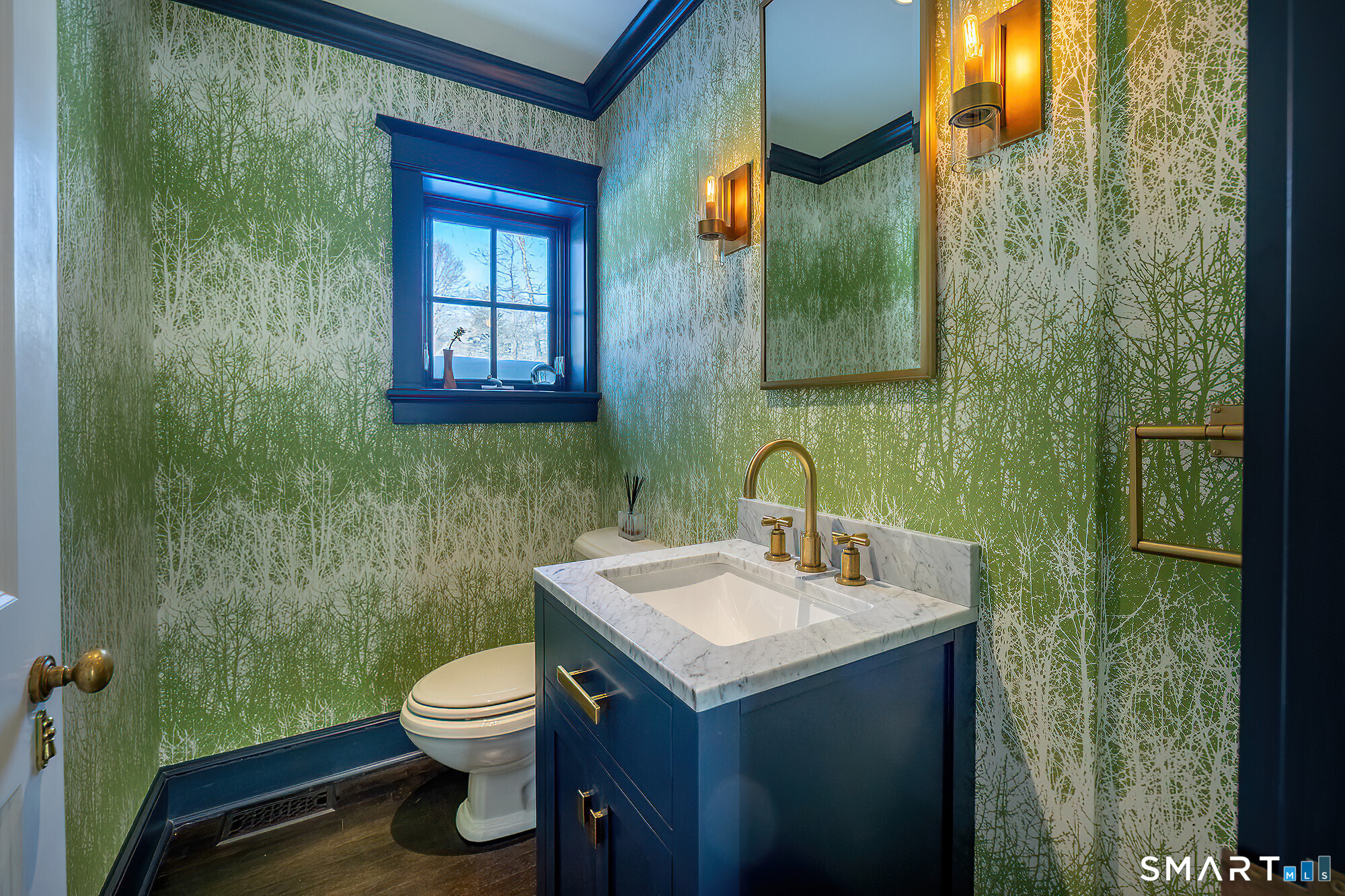 77 Golf Lane Ridgefield, CT 06877 - Photo 11 of 41 Powder room on the main floor.