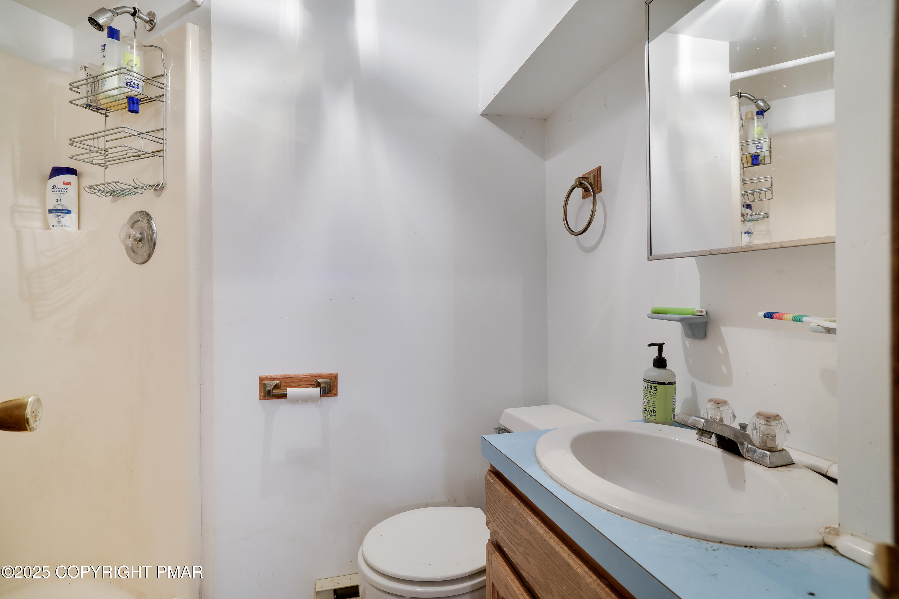 385 Saunders Drive Bushkill, PA 18324 - Photo 12 of 47 RBR59125