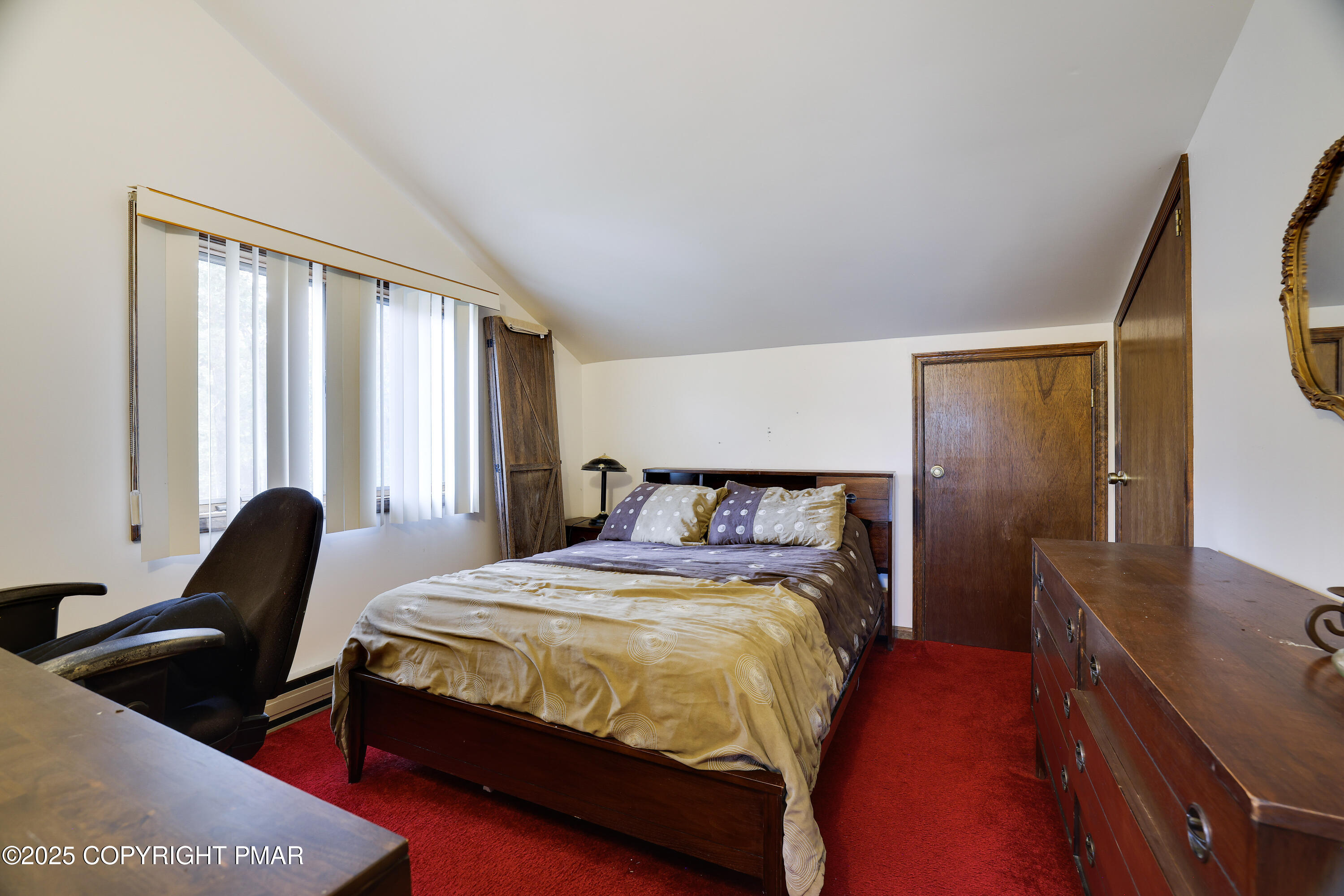 385 Saunders Drive Bushkill, PA 18324 - Photo 28 of 47 RBR59210