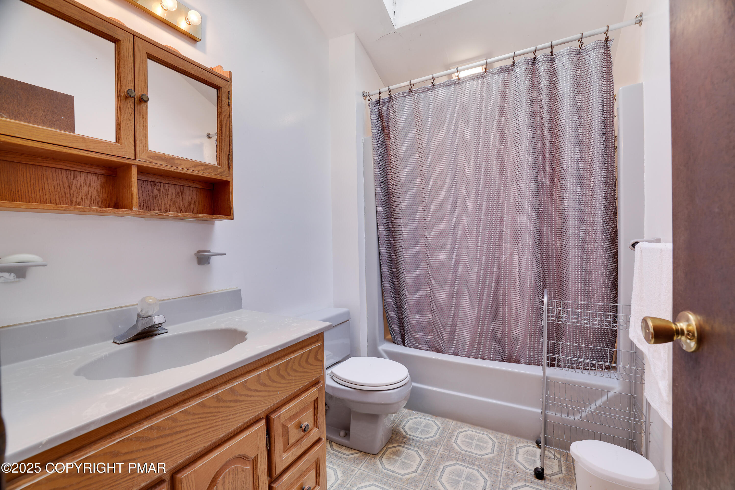 385 Saunders Drive Bushkill, PA 18324 - Photo 32 of 47 RBR59225