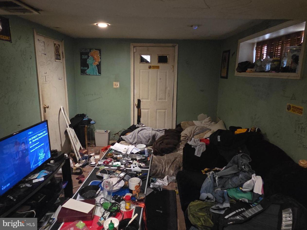 716 Calvert Lane Fort Washington, MD 20744 - Photo 4 of 31 Basement Bedroom