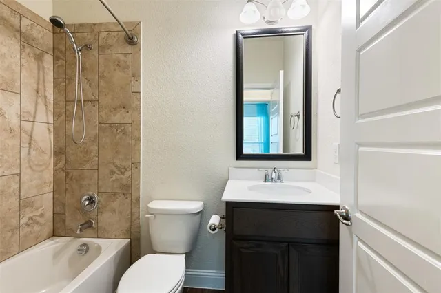 $389,900 | 920 10th Street, Argyle, TX 76226