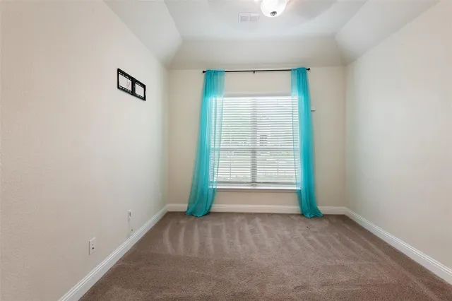 $389,900 | 920 10th Street, Argyle, TX 76226