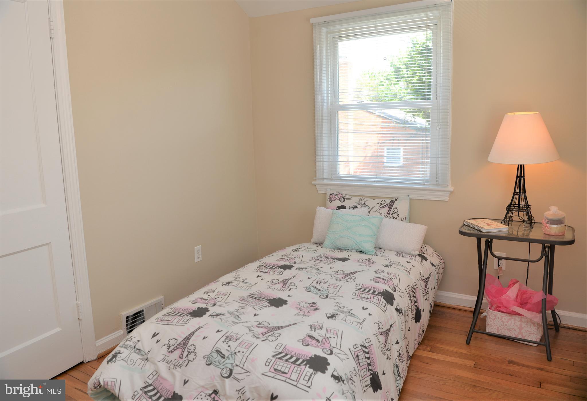 303 South Courthouse Road Arlington, VA 22204 - Photo 12 of 27 2nd bedroom, office, or extra space.