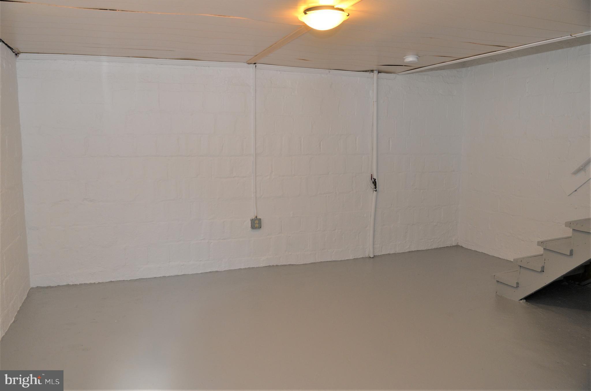 303 South Courthouse Road Arlington, VA 22204 - Photo 16 of 27 Lots of room for extra storage or finish to suit.