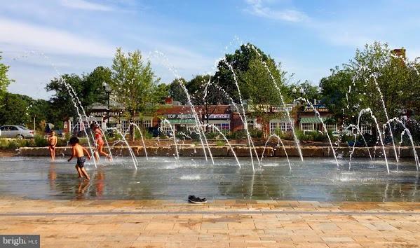 303 South Courthouse Road Arlington, VA 22204 - Photo 23 of 27 Penrose Splash Park
