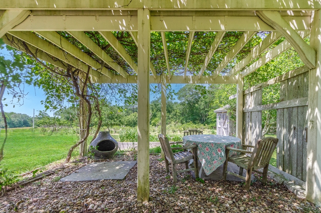 442 Horseneck Road Westport, MA 02790 - Photo 20 of 38