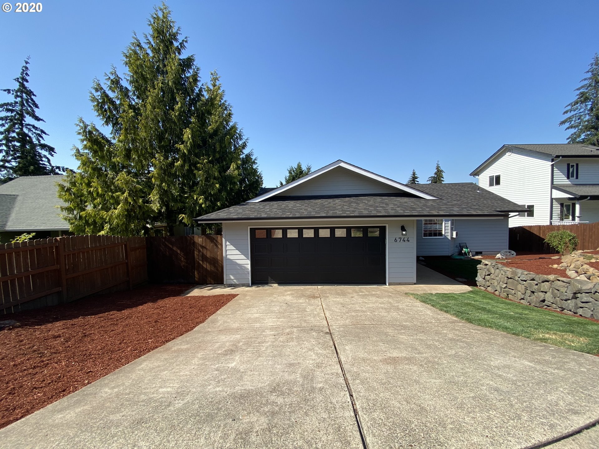 6744 Bluebelle Court Springfield, OR 97478 - Photo 3 of 30