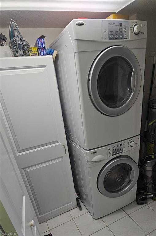 925 Southwest 47th Terrace, Unit 101 Cape Coral, FL 33914 - Photo 48 of 48 a utility room with dryer and washer