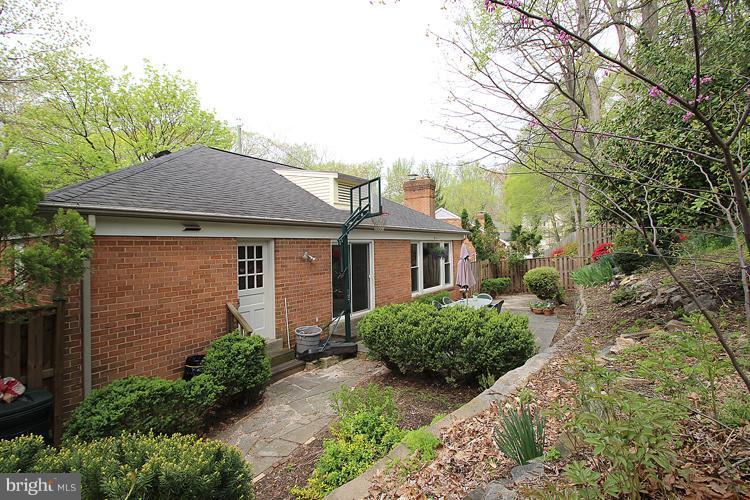 6703 Rannoch Road Bethesda, MD 20817 - Photo 18 of 18 Patio and Garden